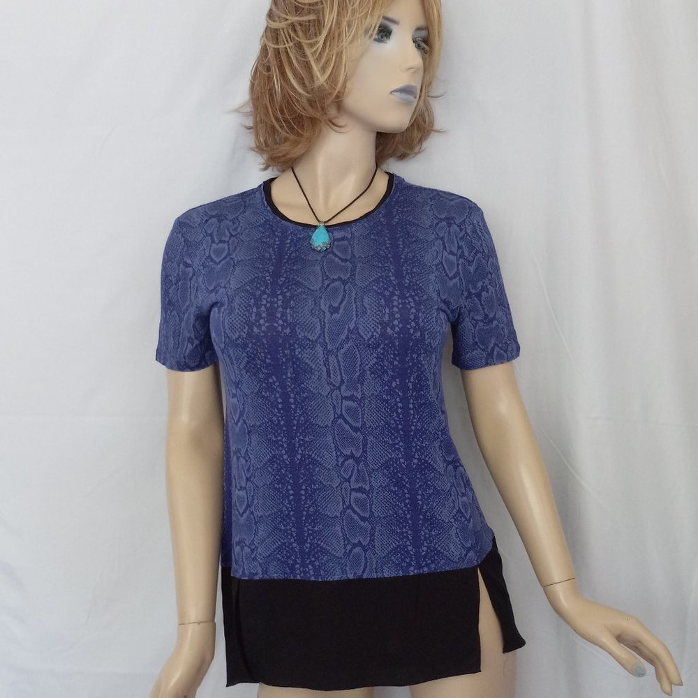 ELIE TAHARI Blue/Black Animal Print Top Sz S Very Cute! - Picture 3 of 5